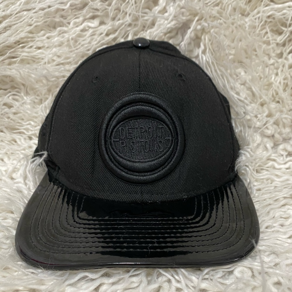 Detroit Pistons ERA 9fifty ALL Black Nba Snapback